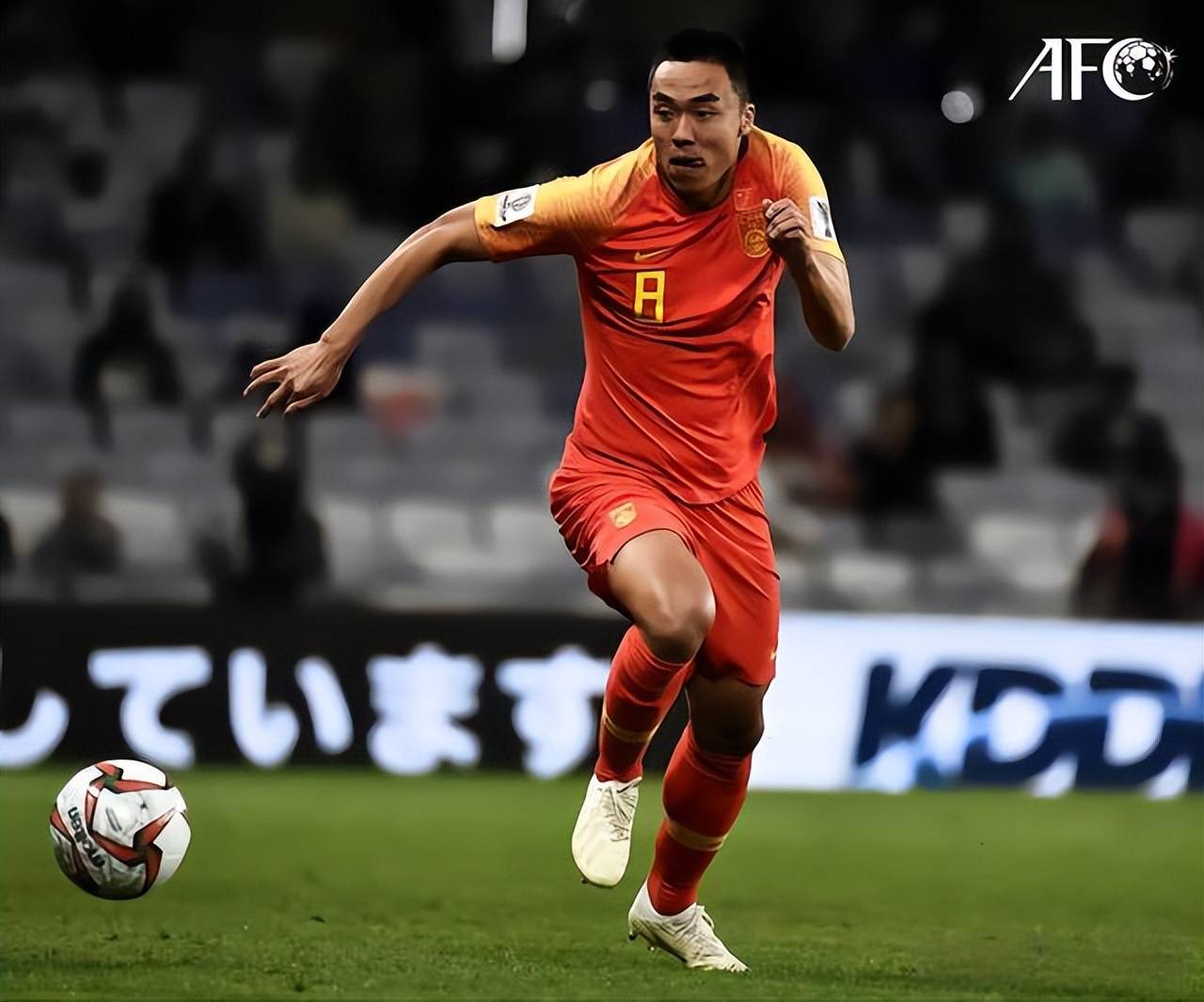 世界赛舞台，足球代表国家出征荣耀的简单介绍