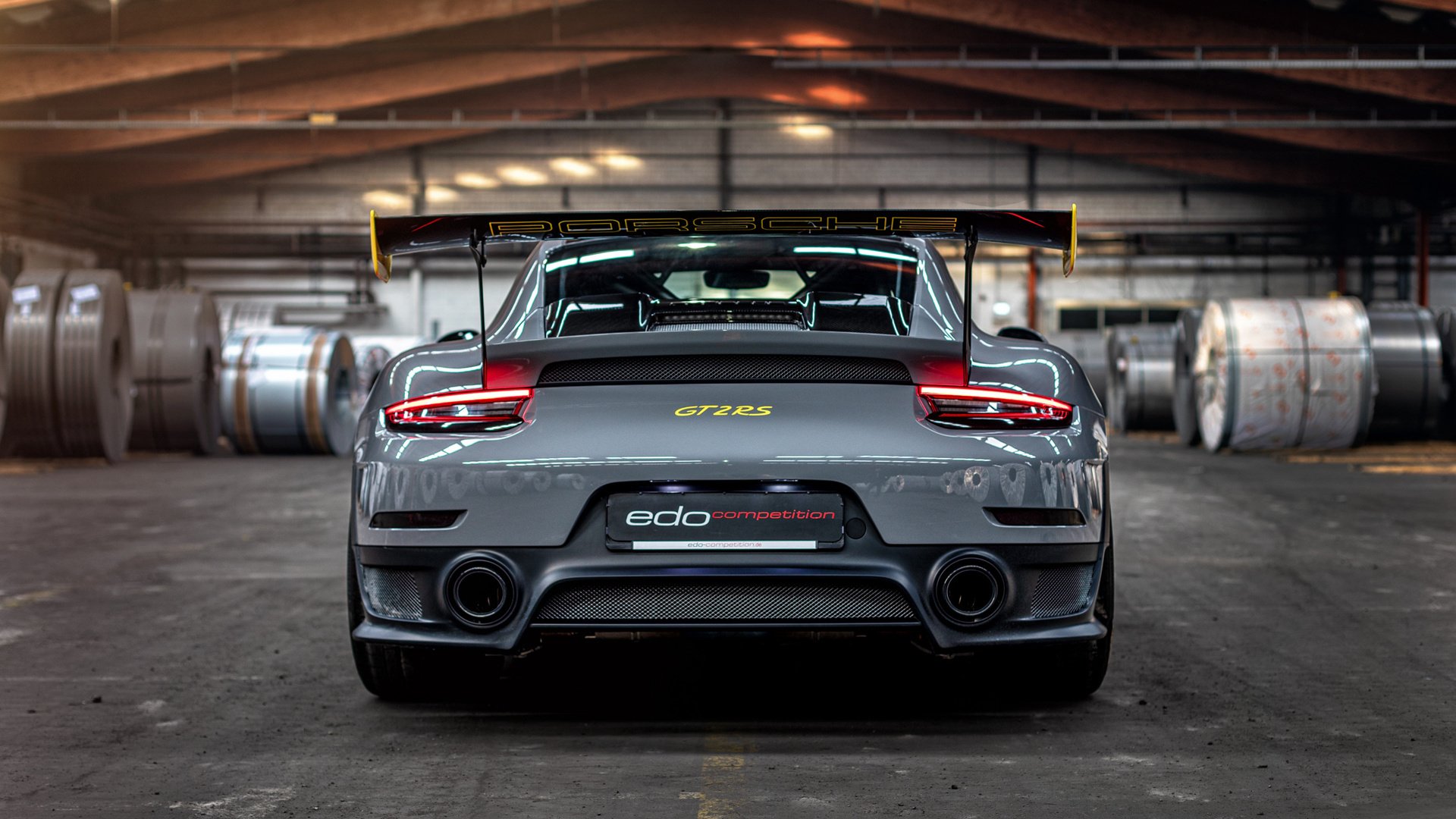 开云平台-蓝火锁定北境巨熊，桑巴新王踩碎质疑，2026世界杯的防守艺术与个人英雄主义